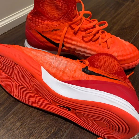 Nike Magistax Futsal Boot - Picture 2 of 4